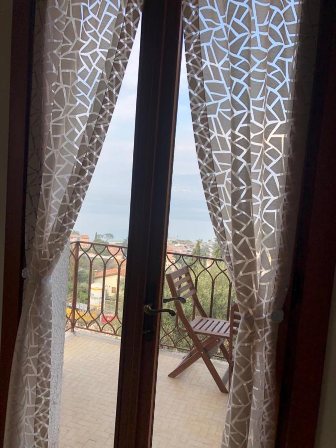Casa Patrizia Apartment Torri Del Benaco Bagian luar foto