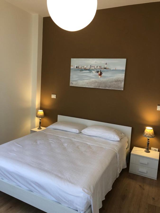 Casa Patrizia Apartment Torri Del Benaco Bagian luar foto